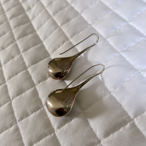 Vintage sterling puff teardrop earrings - Picture 4 of 4